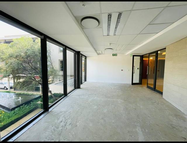 331M² OFFICE TO LET IN FOURWAYS